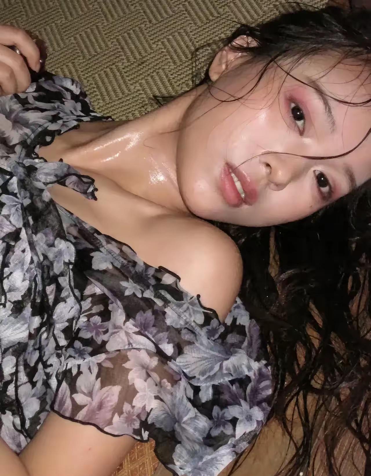 听人说头条上个个都是高富帅呢，我想给表妹征个婚。表妹今年32岁，高中学历，离异并