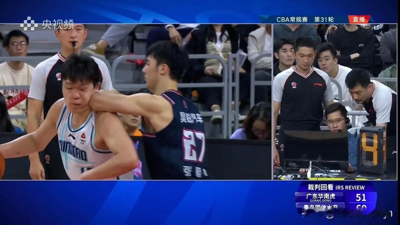 随着广东男篮99：109不敌青岛男篮，本场比赛暴露出3个可笑的事实。

1. 张