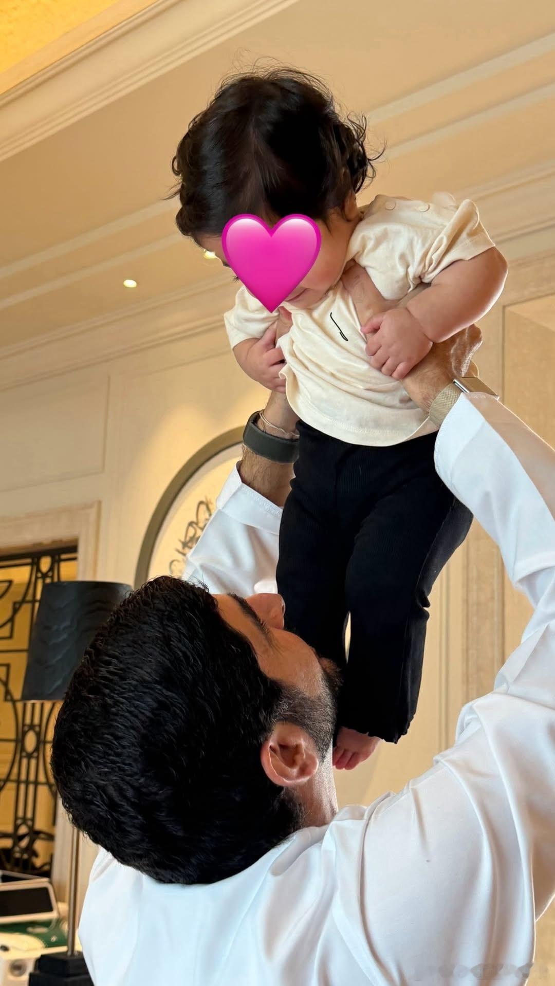 迪拜皇室哈曼丹晒了爱女“赫德”。迪拜王子迪拜公主迪拜王子哈曼丹谢克哈王妃moha