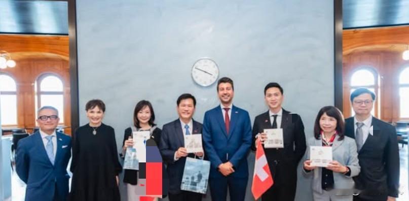 林佳龙窜访瑞士国会

台外事部门负责人林佳龙日前流窜至瑞士日内瓦，在结束世界卫生