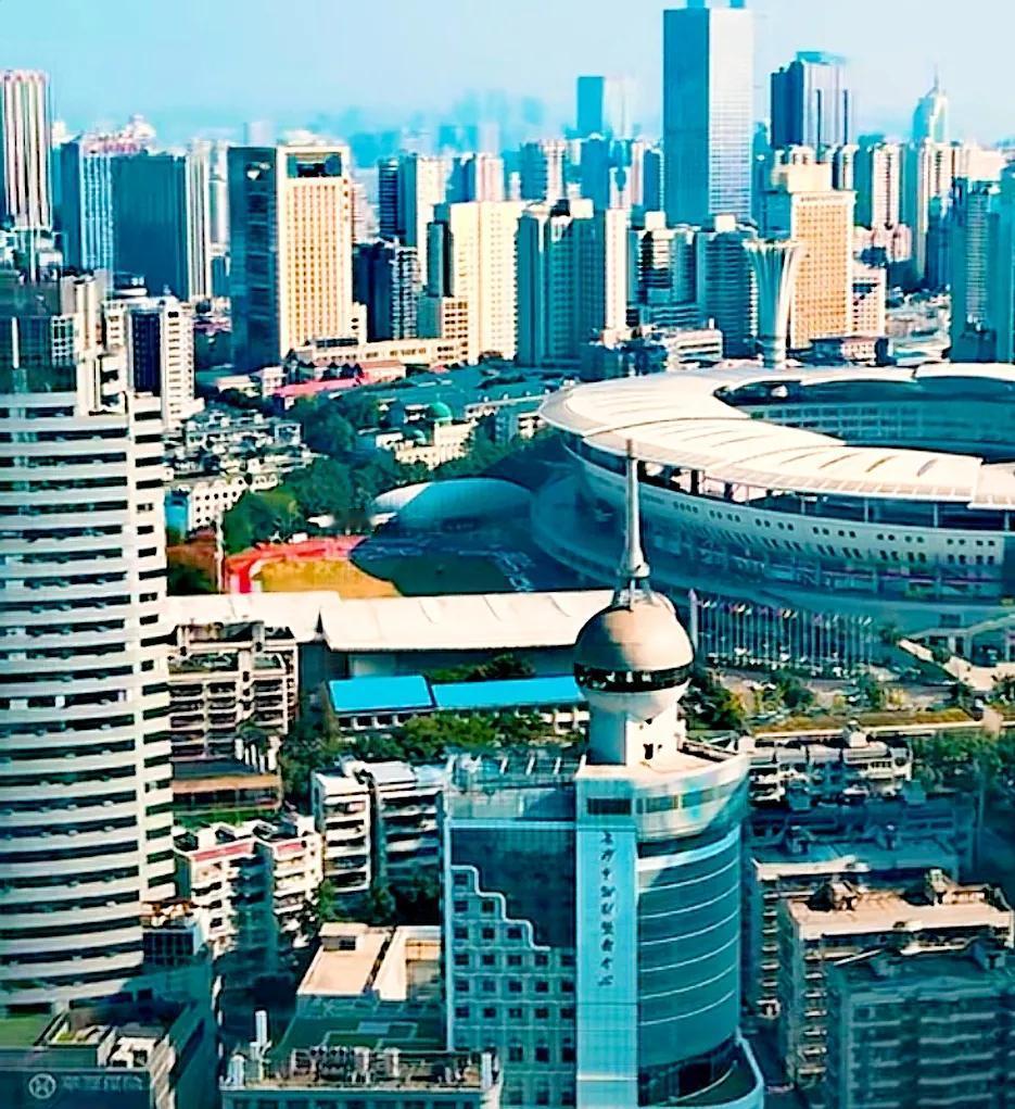 #夏日生活打卡季#看看长沙城市建设的实力，中部不说第一，第二的位置绝对没有问题。