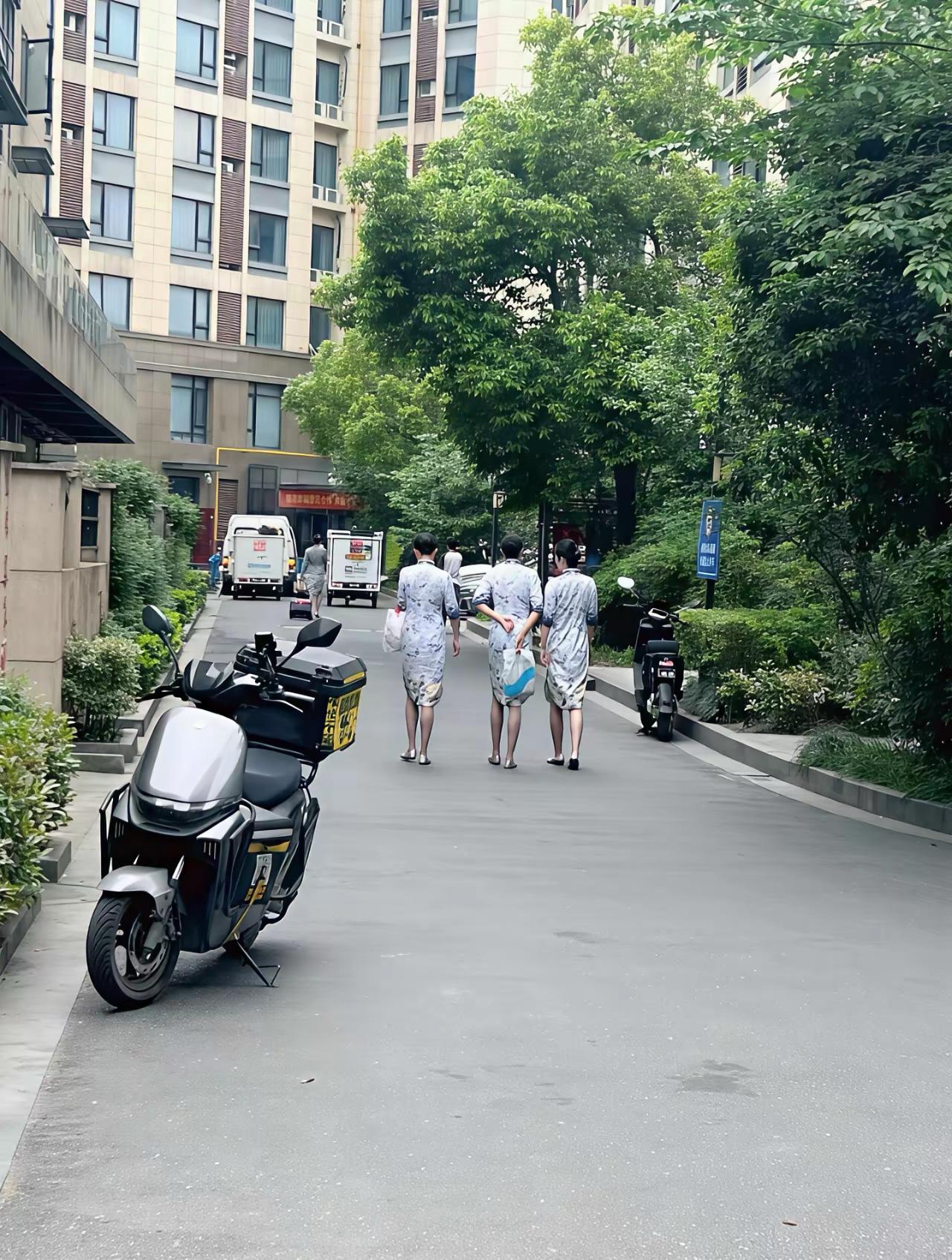 果然靠近机场的小区空姐多。