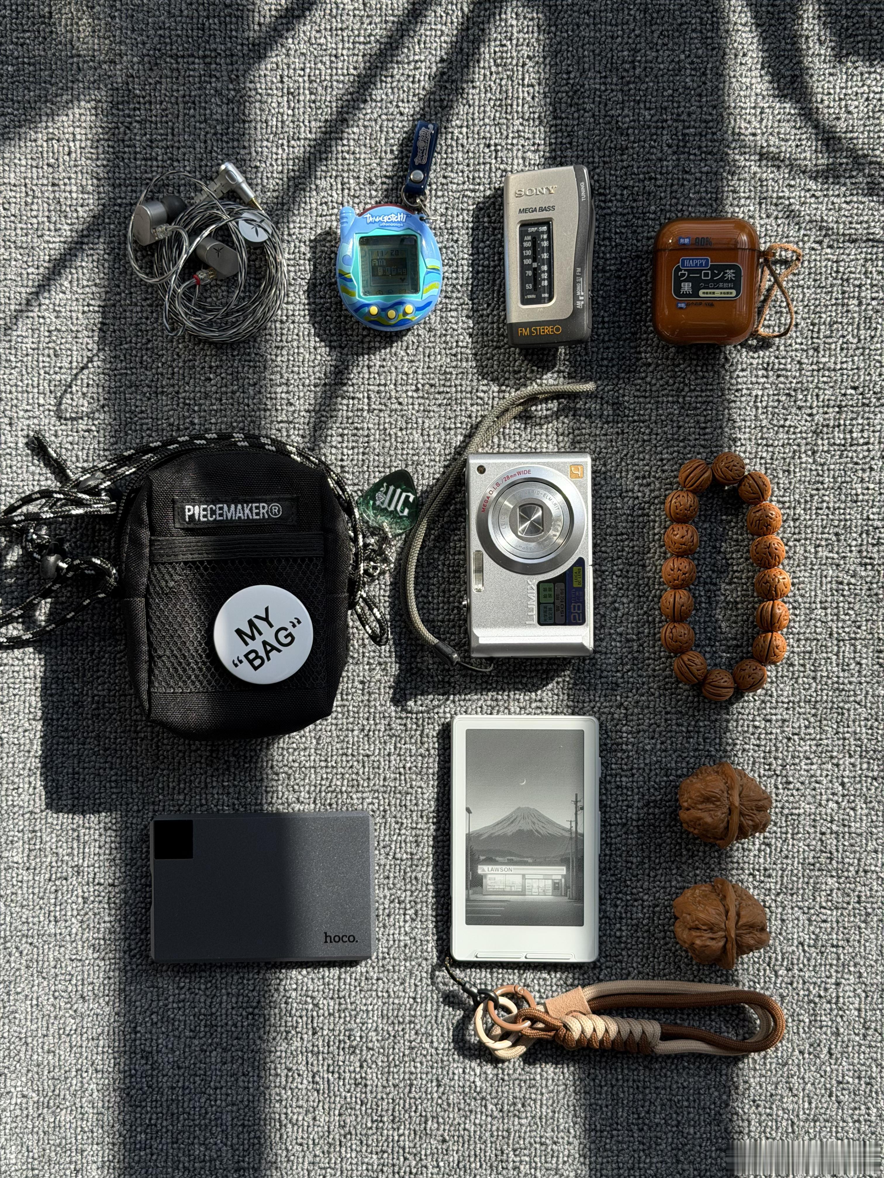 是时候让手上喜爱的“手把件”晒晒太阳了🌞头号玩家