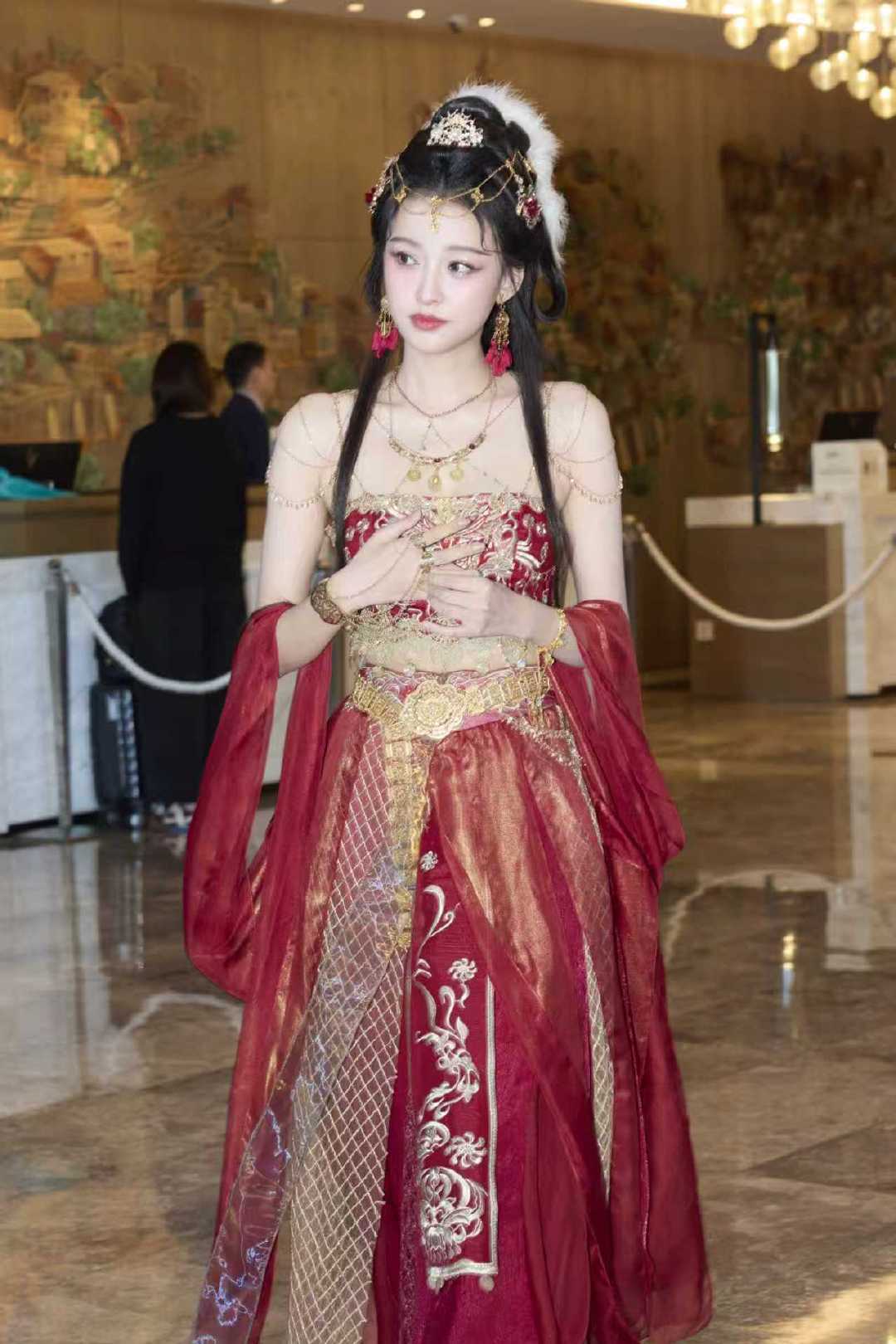 孙怡是王牌老粉丝了孙怡王牌红装路透孙怡对王牌的了解程度，完全就是老粉丝的样子。红