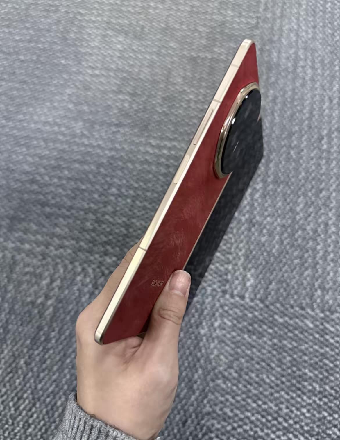 补贴1500确实香，但荣耀Magic V6这个内存选择真把我难住了。12G版本7