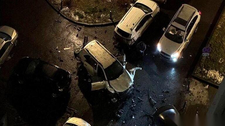 一边在提和平计划，另一边，一个将军在莫斯科被炸身亡。
这事儿，直接把一个美国退役