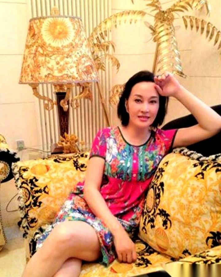 吃了一辈子软饭，最后却把自己逼上了绝路，是什么体验？
我邻居那个给富婆当了15年