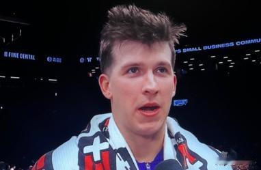 暖心老大哥！里夫斯谈詹姆斯：

“勒布朗还是那么有活力。”

“很开心我们又可以