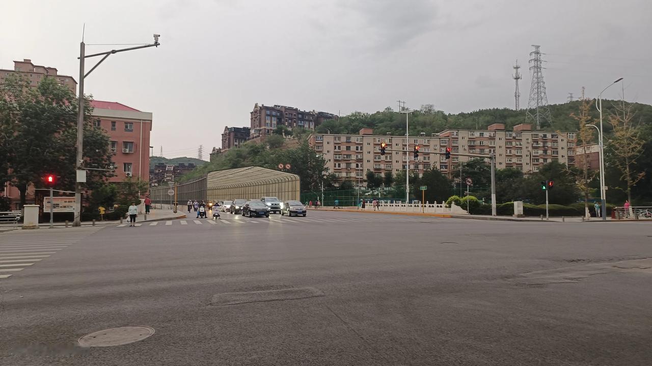 合理发展能源工业，合理布局，增加调解手段，让自然环境向好的方向发展至关重要。关于