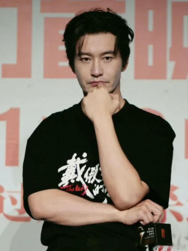 黄晓明觉得自己40岁前很傻[思考][思考]若干年后，会不会觉得不是40岁之前很傻