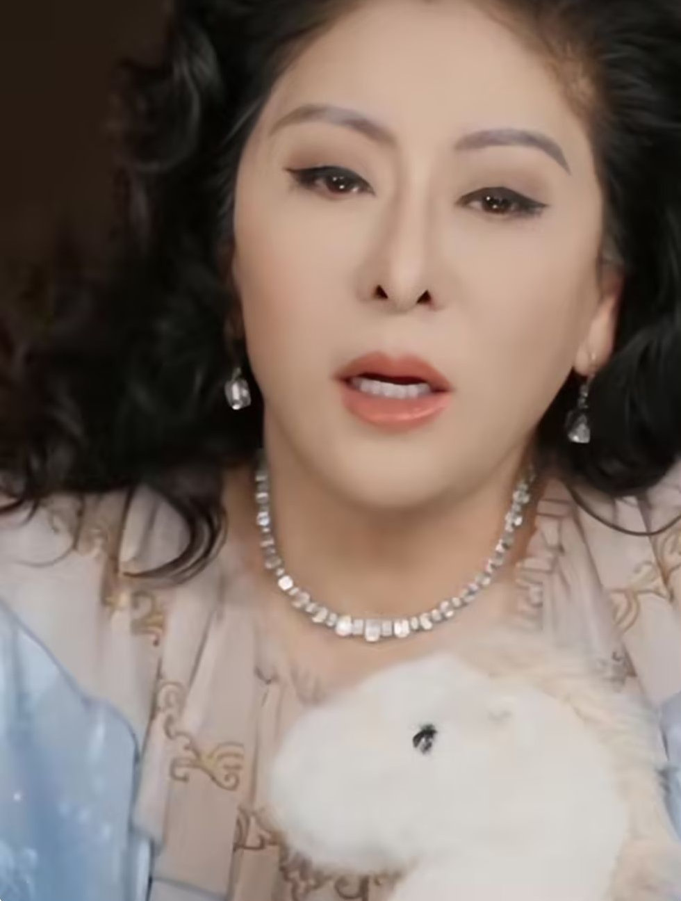 向太自曝扎数百针减肥！别人轻松瘦她一斤不掉，运动半年瘦了20斤 