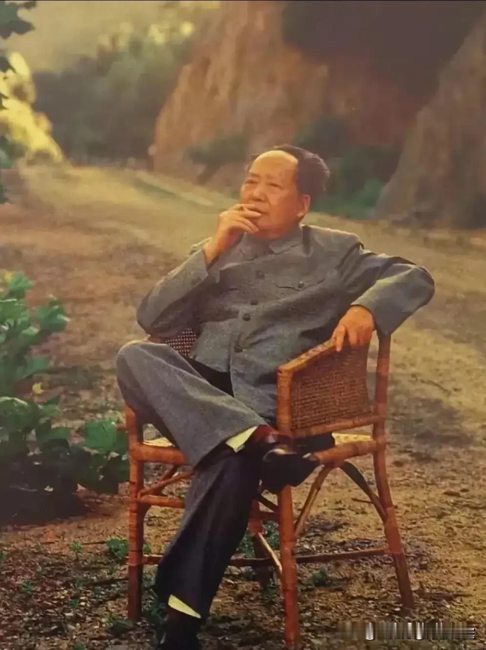 人在低谷的时候，最容易短视，不妨静下心读一读《星星之火，可以燎原》。
 
很多人