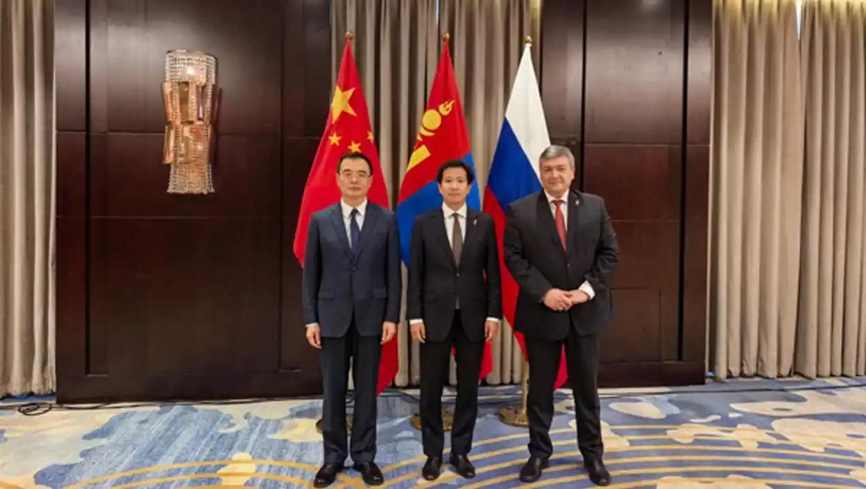 中俄蒙三方磋商释放关键信号！蒙古告别单一平衡外交，能源三角稳固东北亚整体格局
