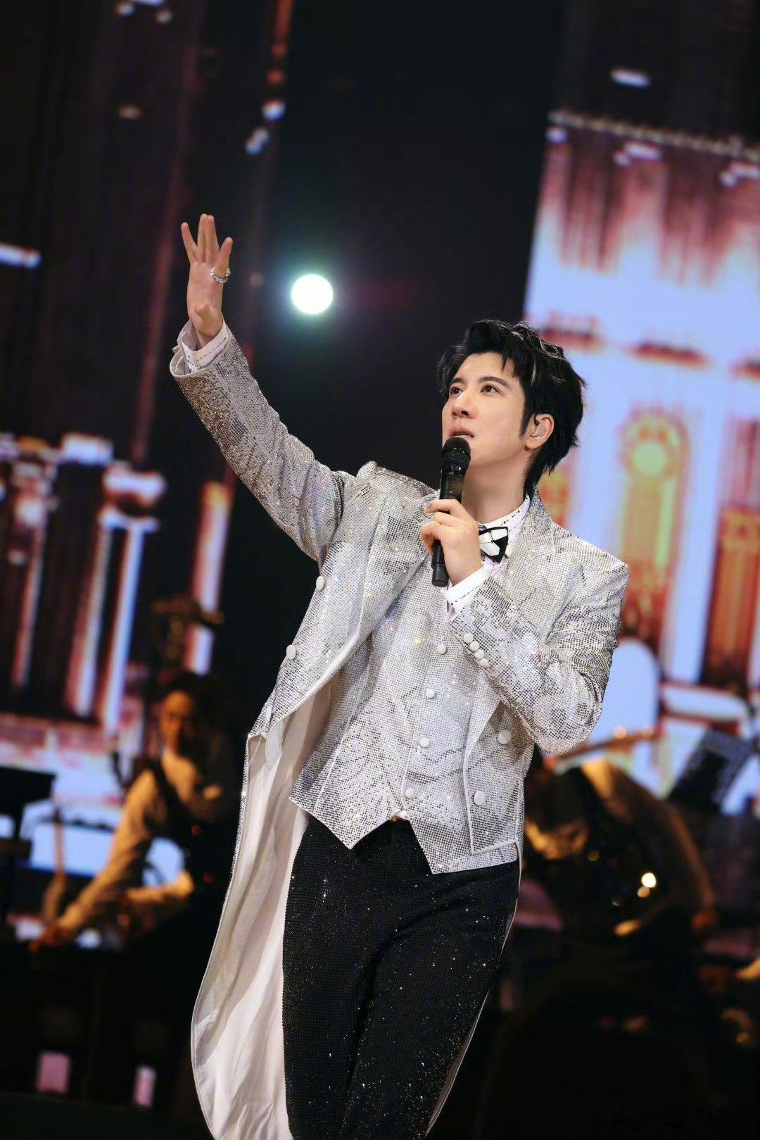 15年了！！王力宏的细节刀还是被看懂了！《恋爱通告》和《你不知道的事》藏了半辈子