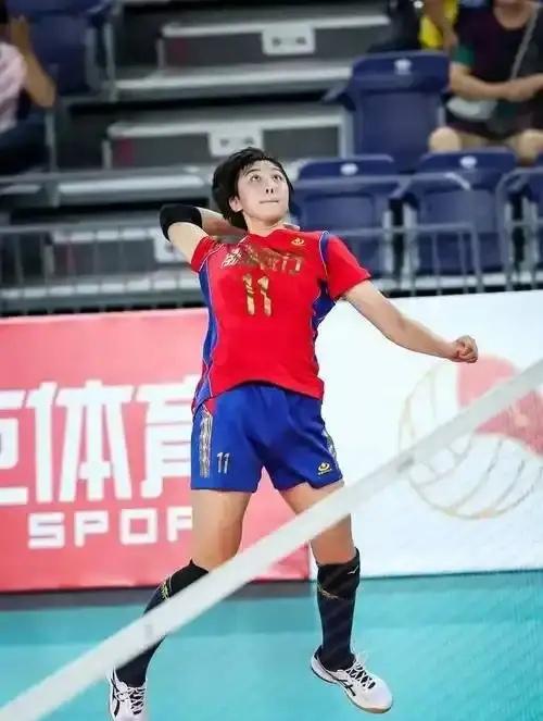 天津女排即将奔赴河南，与联赛垫底的河南队展开常规赛最后一轮激烈较量。河南队虽排名