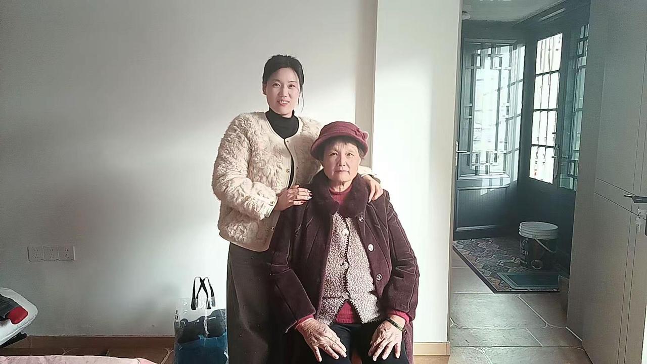 婆婆年轻时候也是大美女🤭