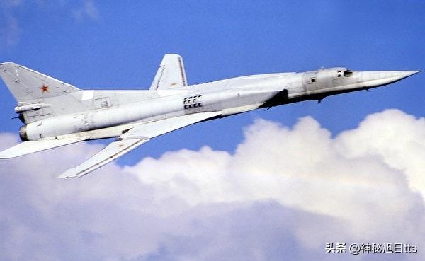 一架俄罗斯Tu-22M3轰炸机在伊尔库茨克坠毁

周一（6月15日），俄罗斯国防
