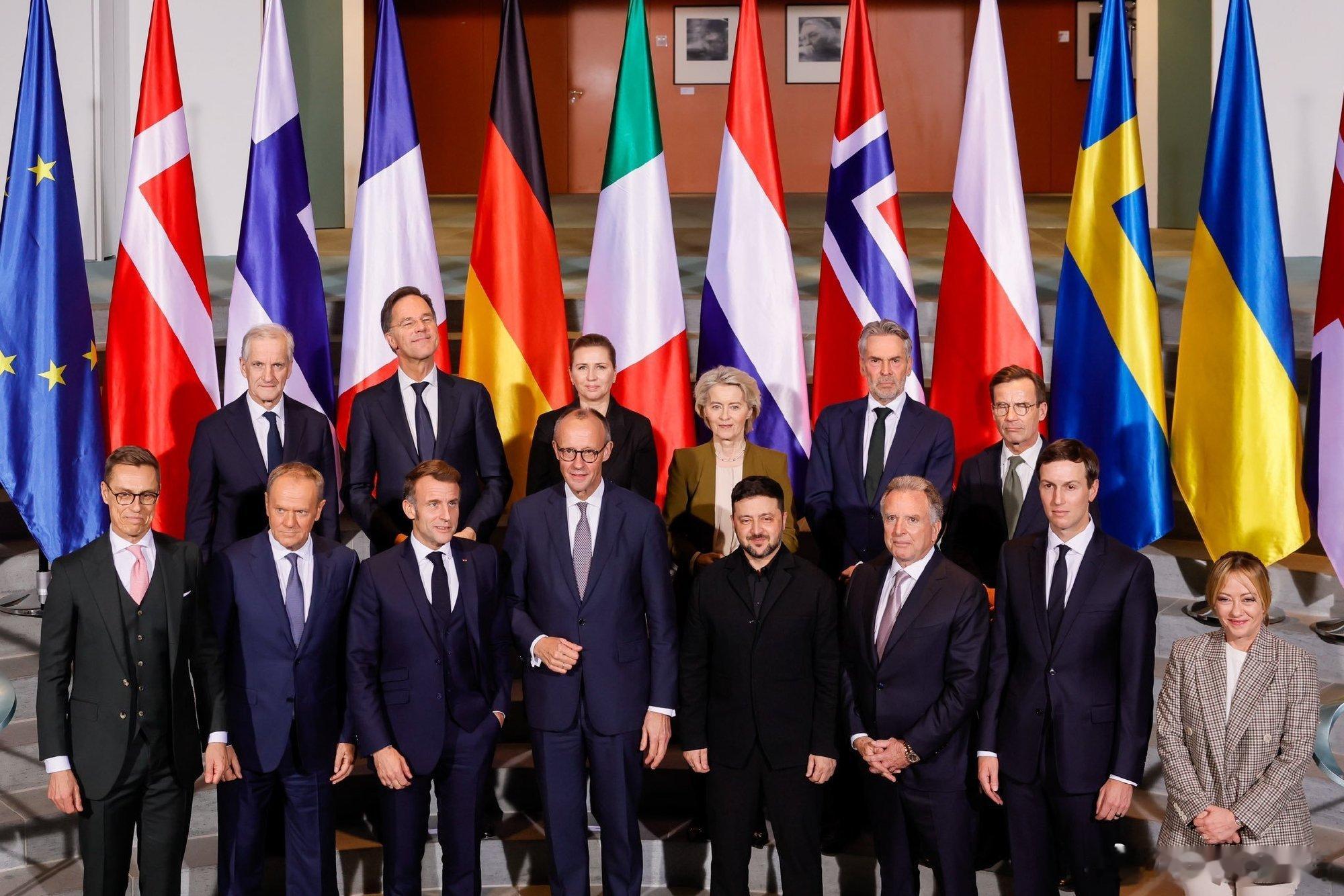 乌克兰民族崛起了，西方盛赞泽连斯基式的外交…因为他硬扛了世界两大流氓…… 