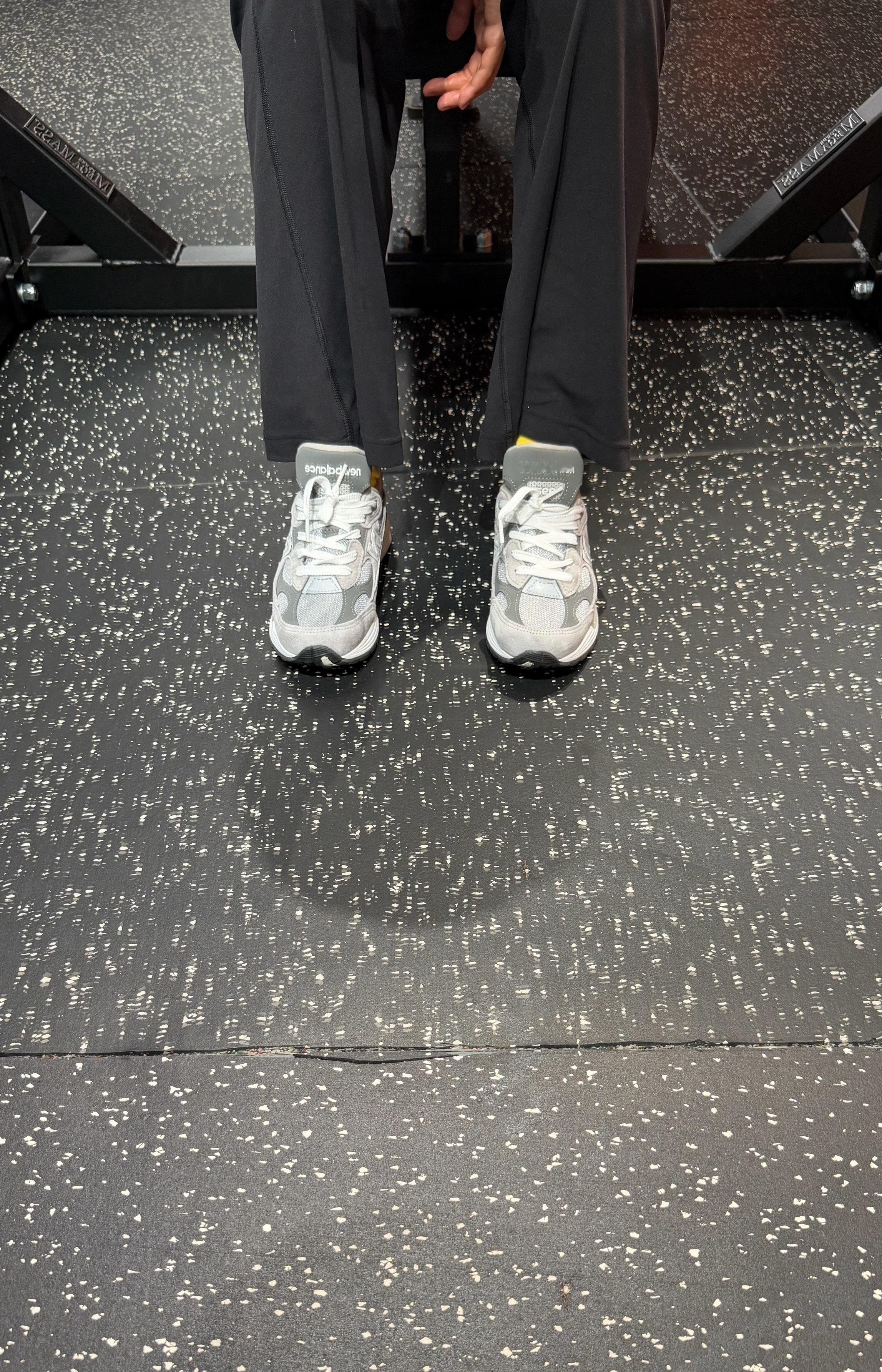 你还别说，这个鞋刚开始觉得丑，现在顺眼了还可以。主要真的好穿。 