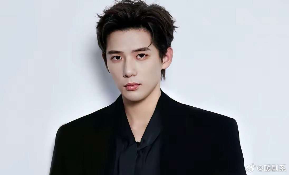 王安宇的“水逆”，是行业塌方的预兆三部大剧接连搁浅，《一念江南》《狂流》《你那儿