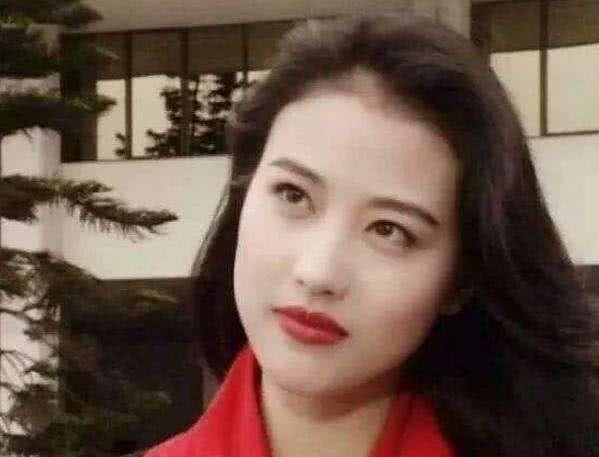 之前全网传了很久的红斑狼疮传闻，最后从官方声明和法医鉴定结果来看，周海媚的直接离