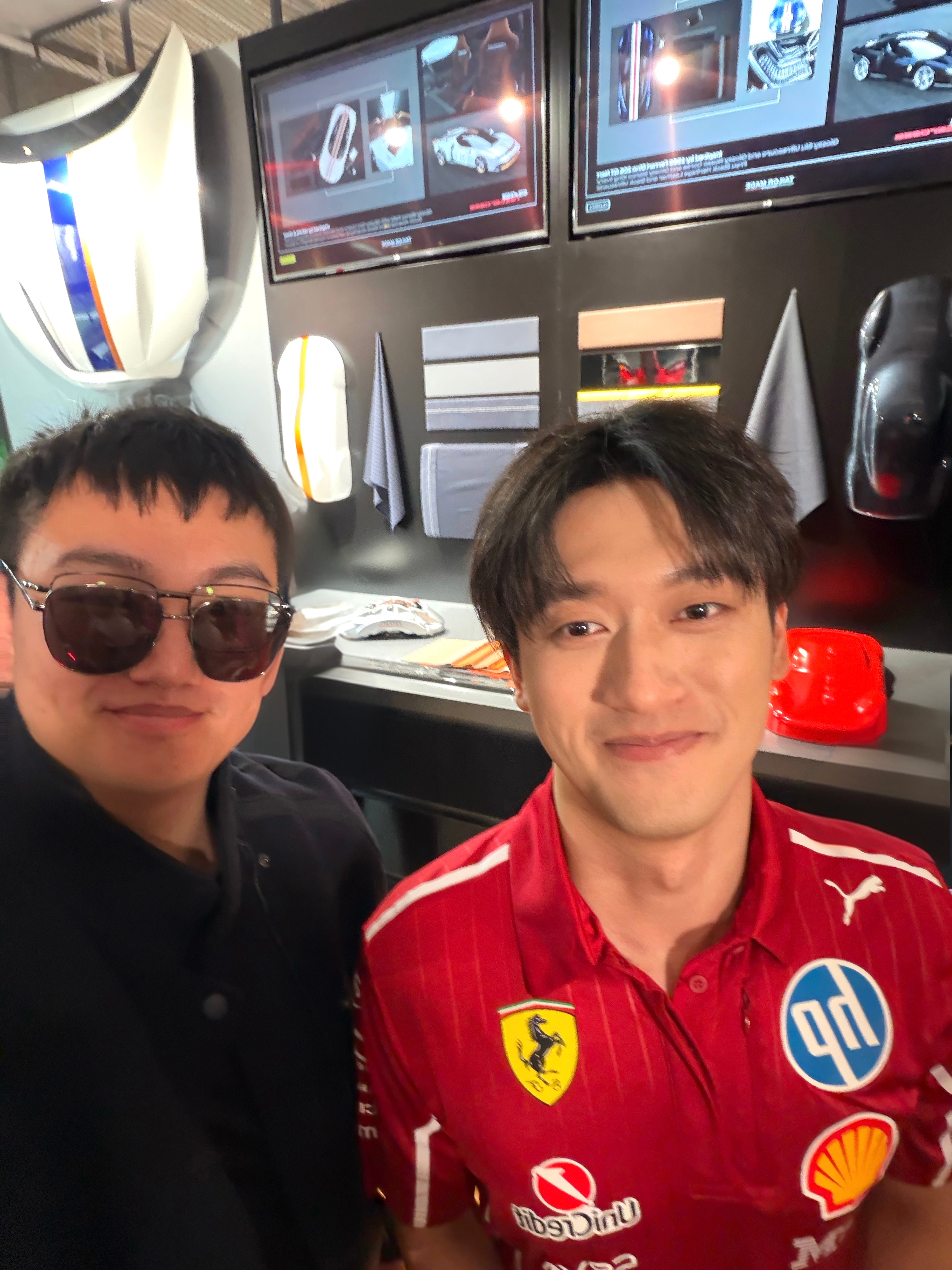 啊啊啊啊啊啊啊啊啊，周冠宇真人真的好帅！！ 