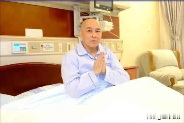 洪森致信慰问在华治疗的西哈莫尼国王并送上祝福！
 
4月18日，正在代行国家元首