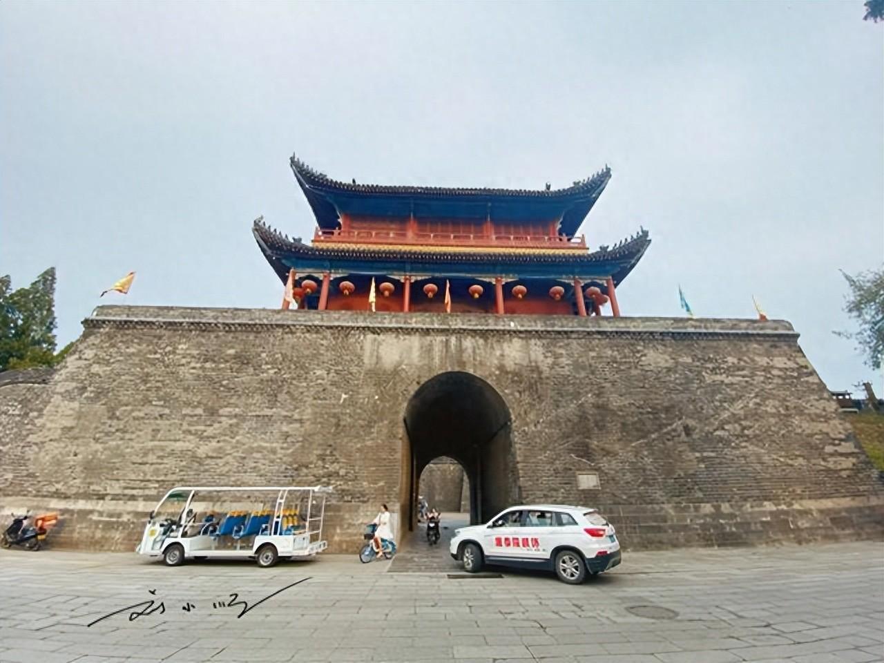 荆州是湖北省一座“尴尬”的古城，地名无人不知，现实中却存在感颇低？

作为我国的