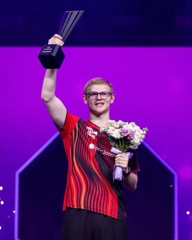 国乒直板在逐步淡出舞台，最好的传承却在国外！

最近，小胖恩师吴敬平教练最近发文