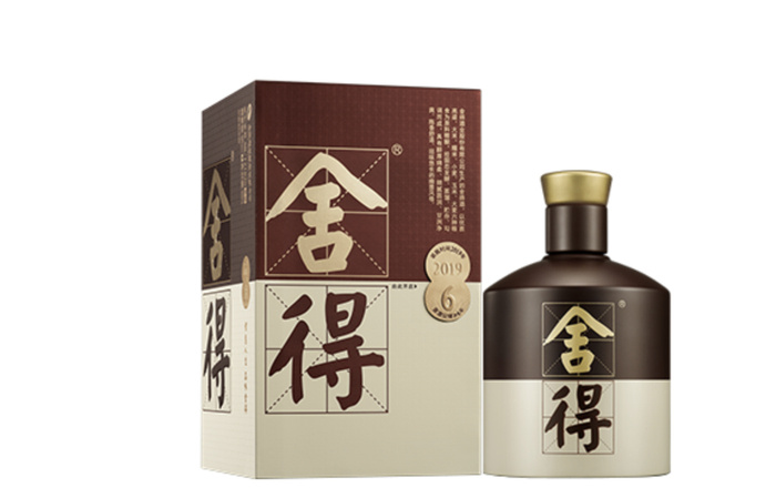 【#舍得酒业上半年净利预降超六成#，二三线酒企生存战加剧】7月10日晚，川酒六朵