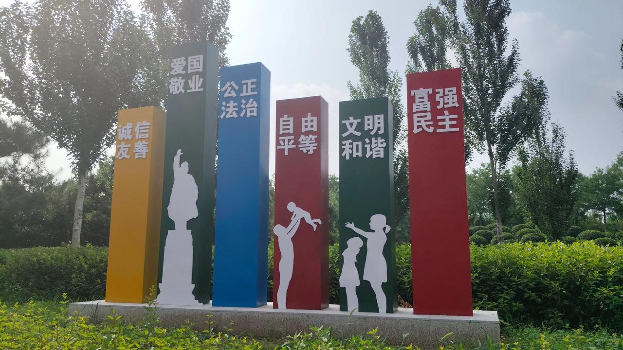 炎炎夏日，骄阳似火。来到西湖湿地公园。