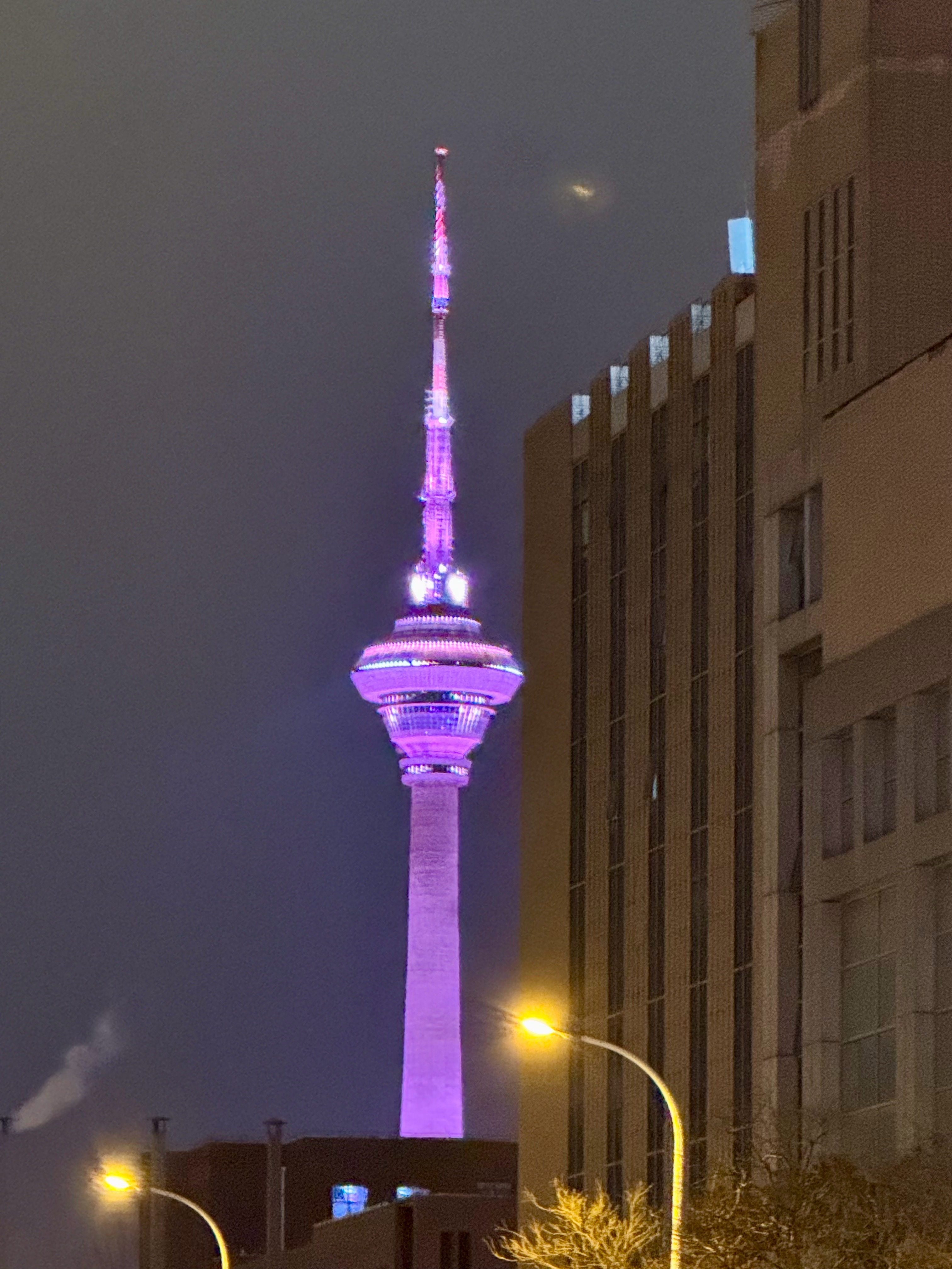 是不是曾经有“津门十景”的定义，这叫“天塔旋云”。天津生活