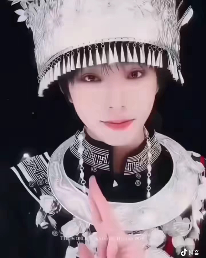 不知道槽毛在那里飒啥 虽然你们发的照片不是我，但槽杰是真的一头丝出啊 