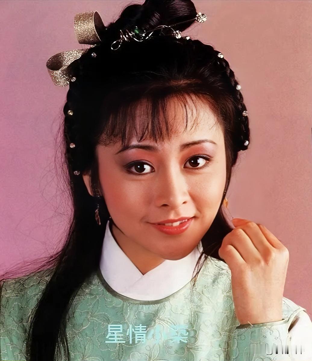 《碧血剑》女演员剧照
庄静而一温青青
毛舜筠一阿九
商天娥一焦宛儿
陈秀珠一何铁