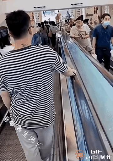 如此打招呼的方式还是第一次见～[捂脸]