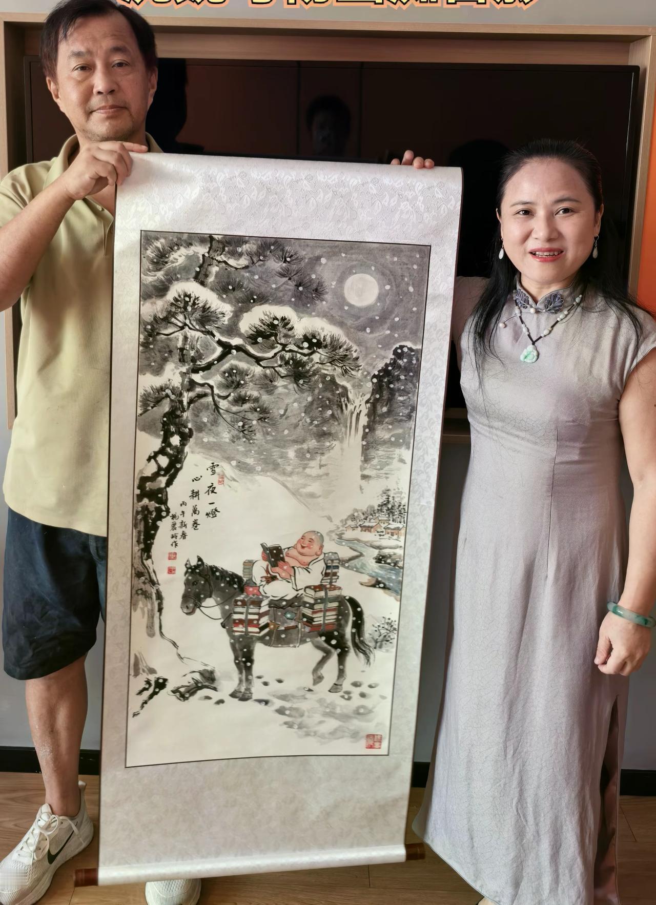 画痴遇见书痴，满眼的崇拜。
湖南籍画家杨画痴自从跟随他的导师研究“巍学”以后，就