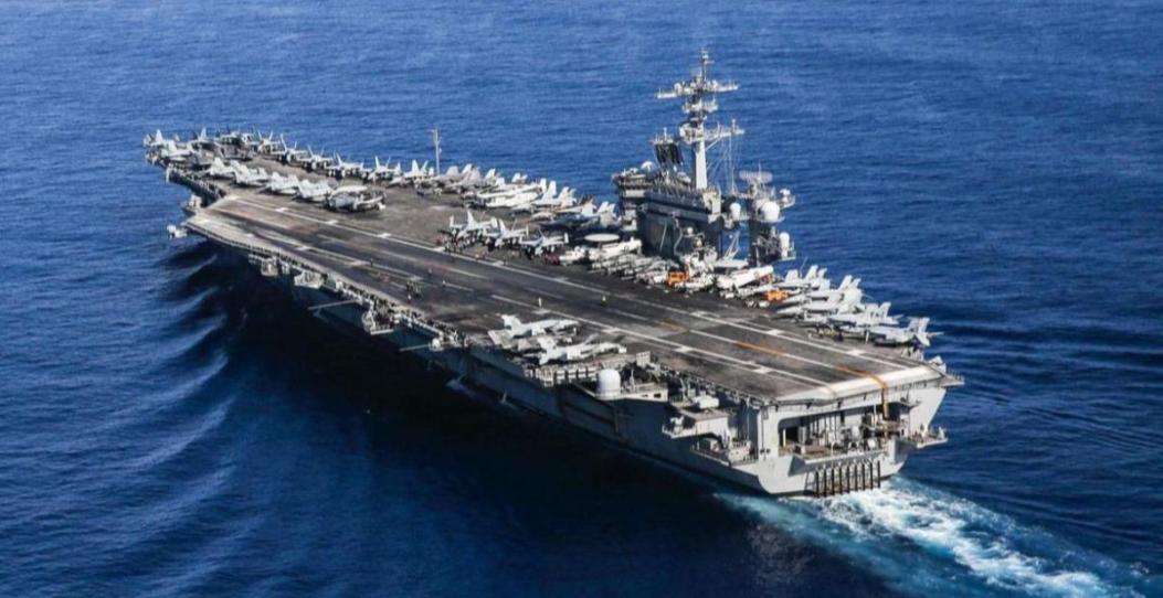 3月2日凌晨，阿曼海的夜空突然被四枚“法塔赫-2”高超音速导弹划破，直直朝着美军