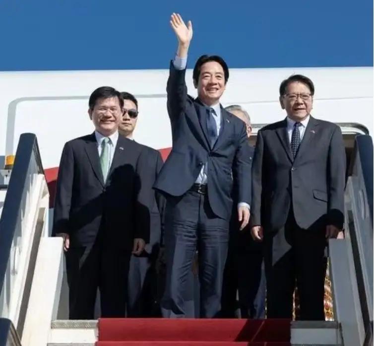 赖清德，窜访完后，该怎么回湾湾？
偷偷摸摸跑出去！再偷偷摸摸回来？
咋想的？
丢
