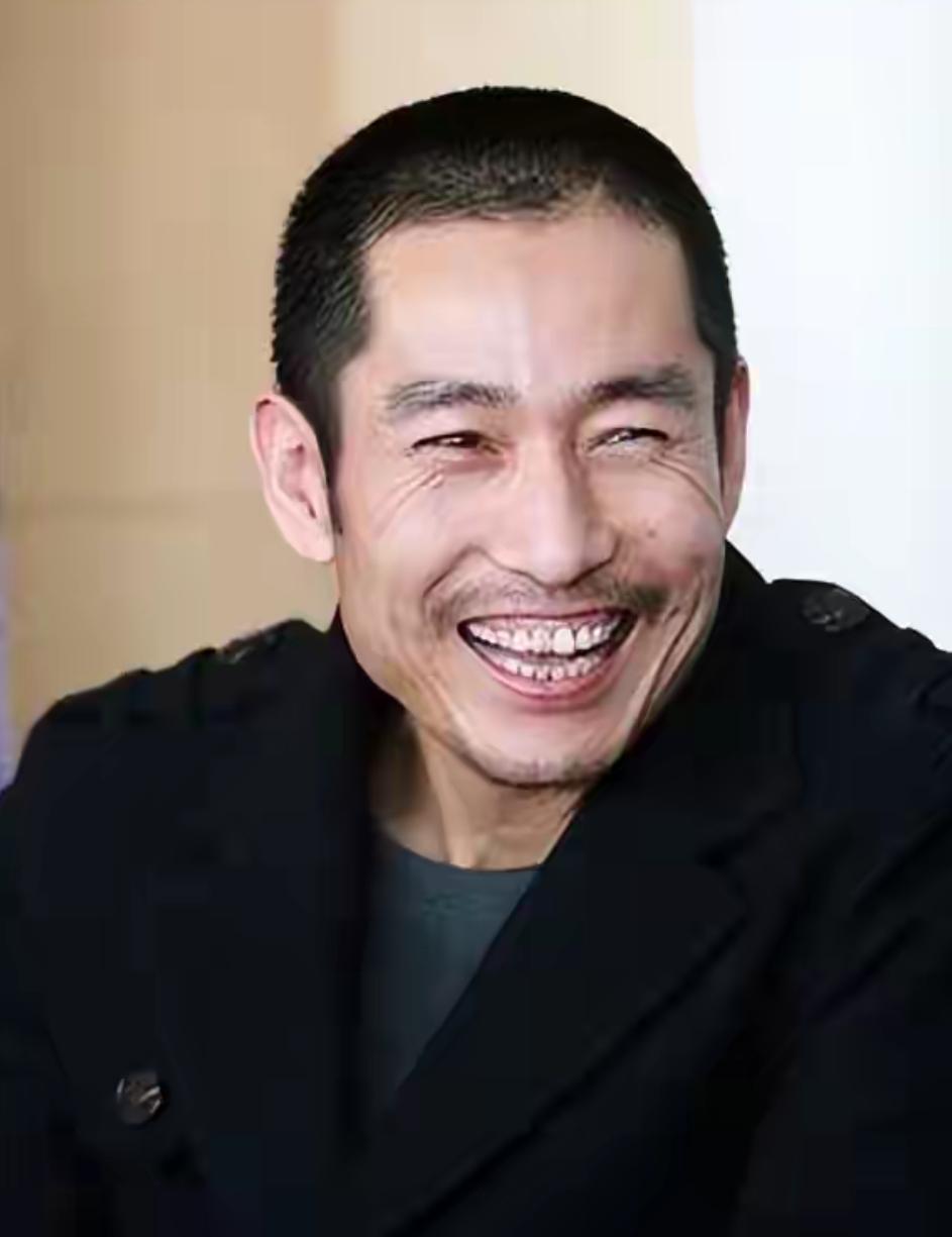 54岁演《大生意人》爆火，如今又父子同台飙戏，17岁儿子比他还帅娱乐 明星