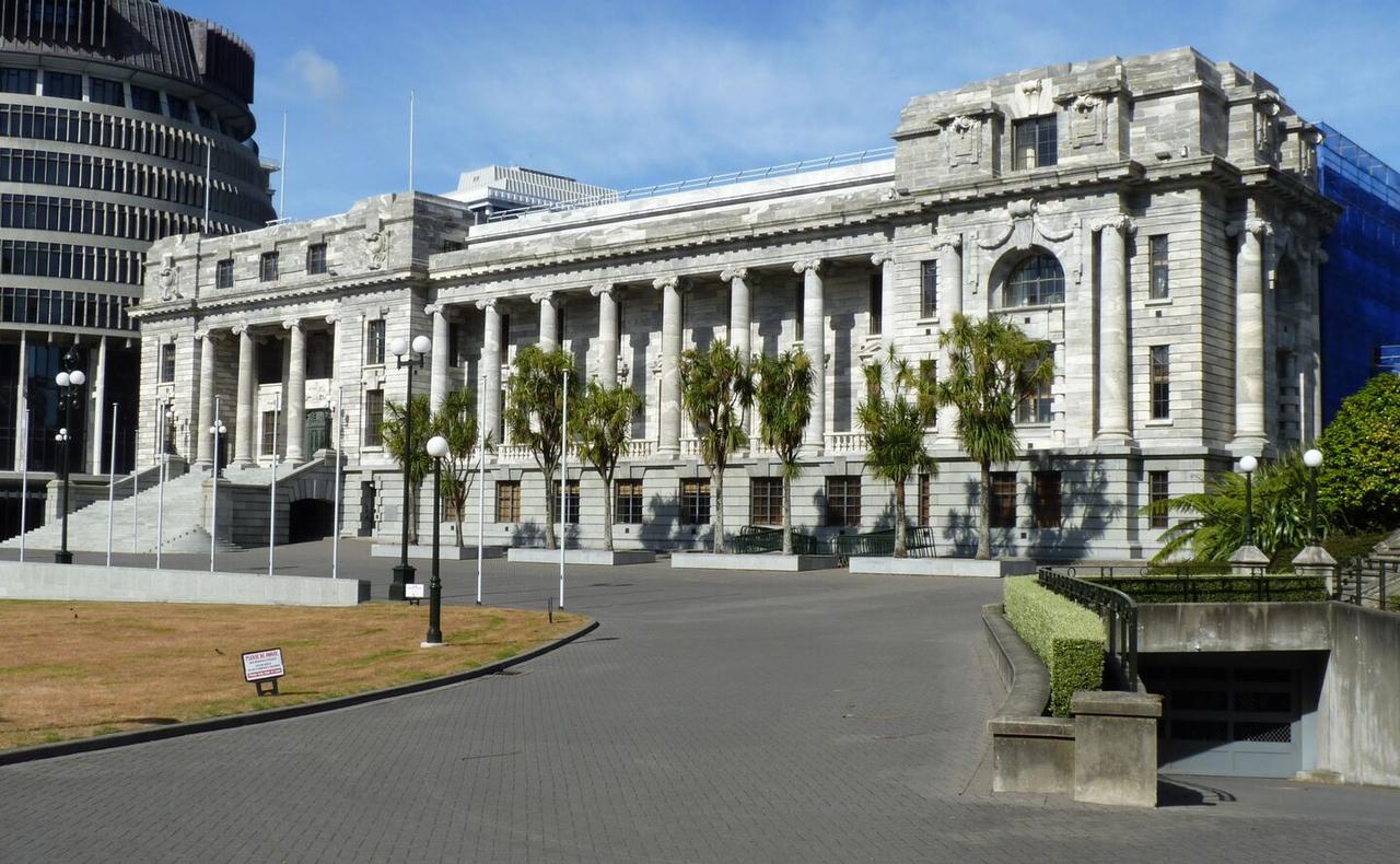 路透社援引新西兰媒体消息报道称，四名新西兰议员今年5月窜访台湾后，被禁止入境中国
