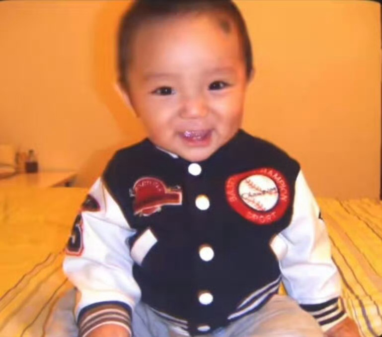 王橹杰开裆裤时期王橹杰  守护这个王橹杰的幼崽开裆裤时期，我们橹橹就这样一点一点