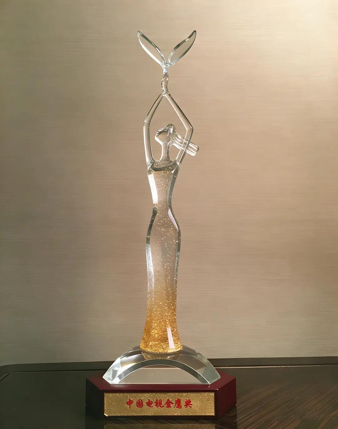 卧槽，这个水晶杯是真的还是豆包生成的啊！