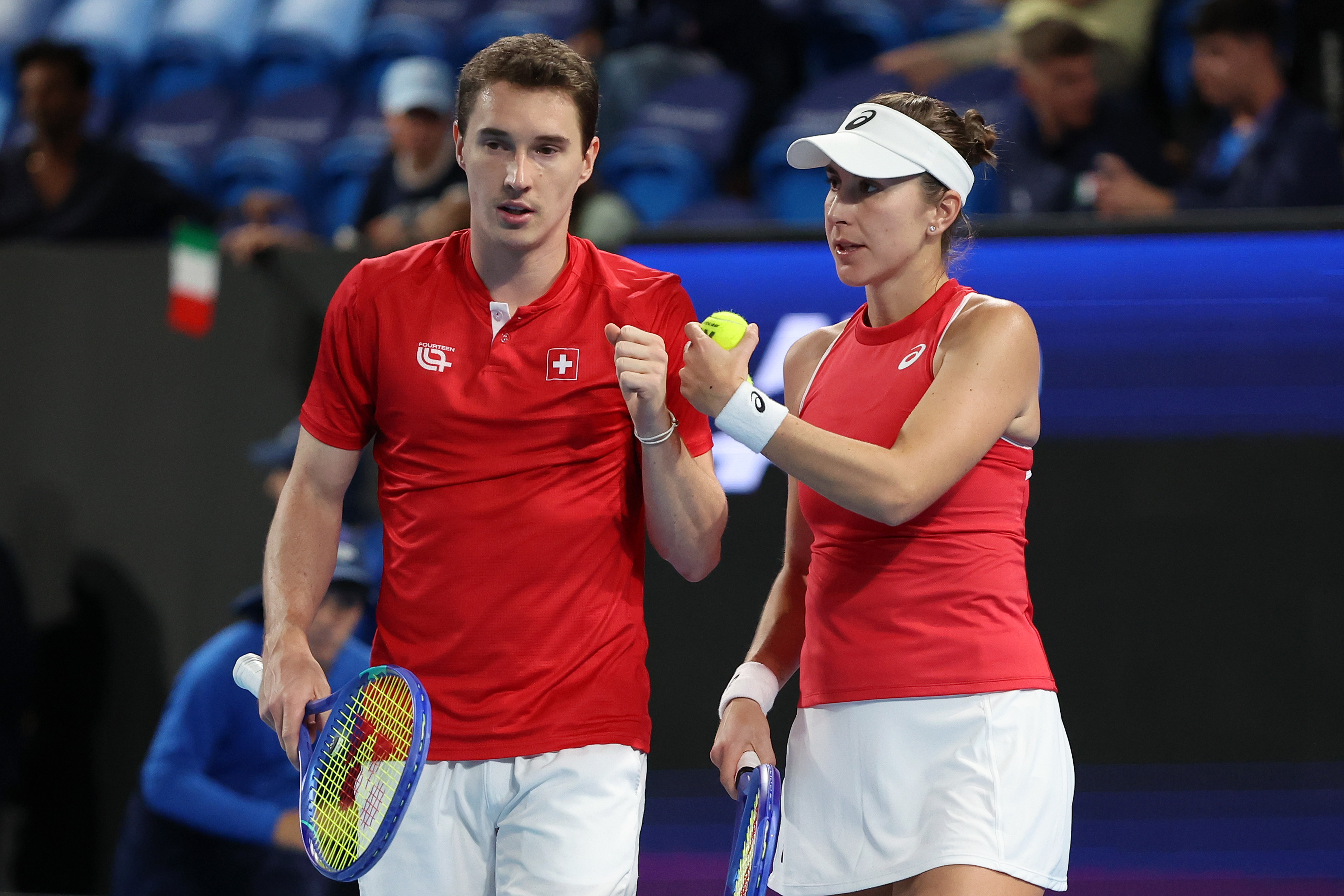 🇨🇭瑞士队挺进八强2026联合杯珀斯赛区C组午夜大战，本西奇/保罗以7-5 