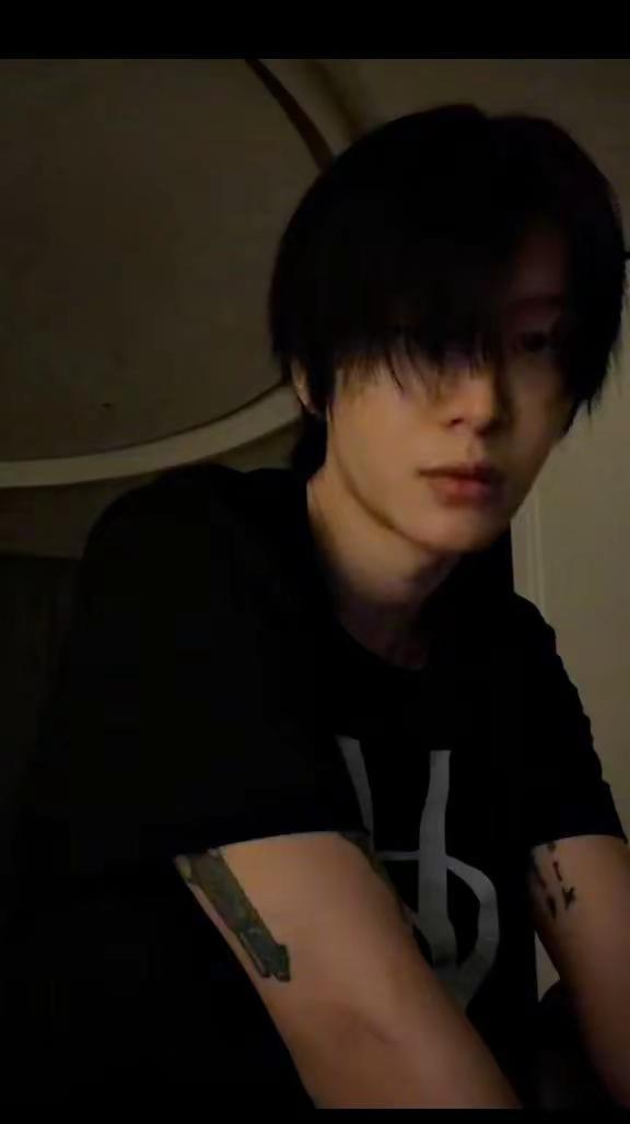 想念是呼吸的痛-∧-山东忧郁大男孩。没有技巧就是硬帅范丞丞直播 范丞丞直播 新发