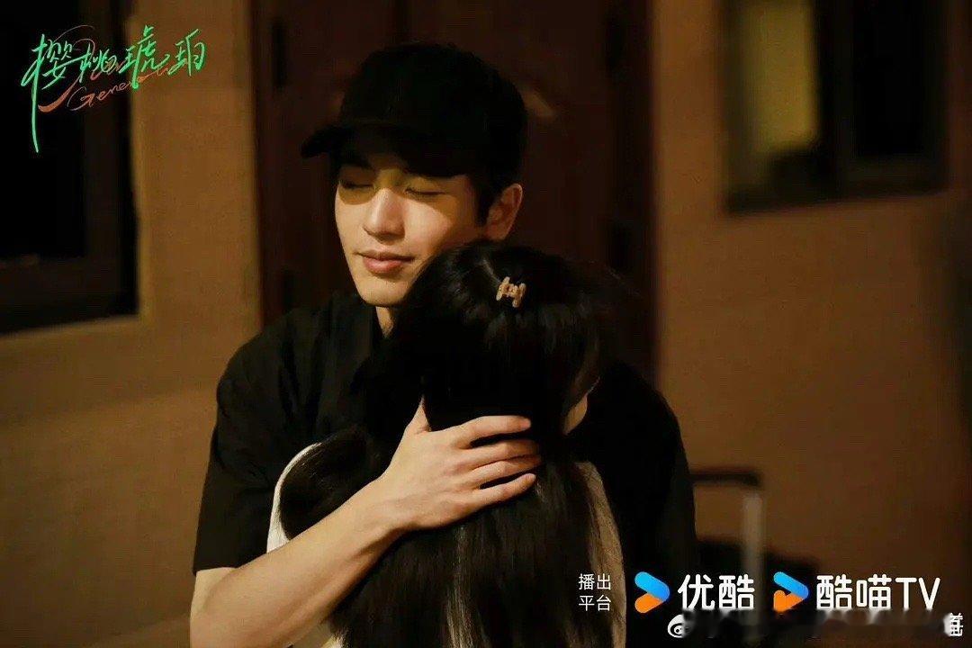 张凌赫 结婚之前怎么能亲嘴呢 😂李涛，樱桃琥珀对张凌赫有加成吗？粉丝可能觉得不