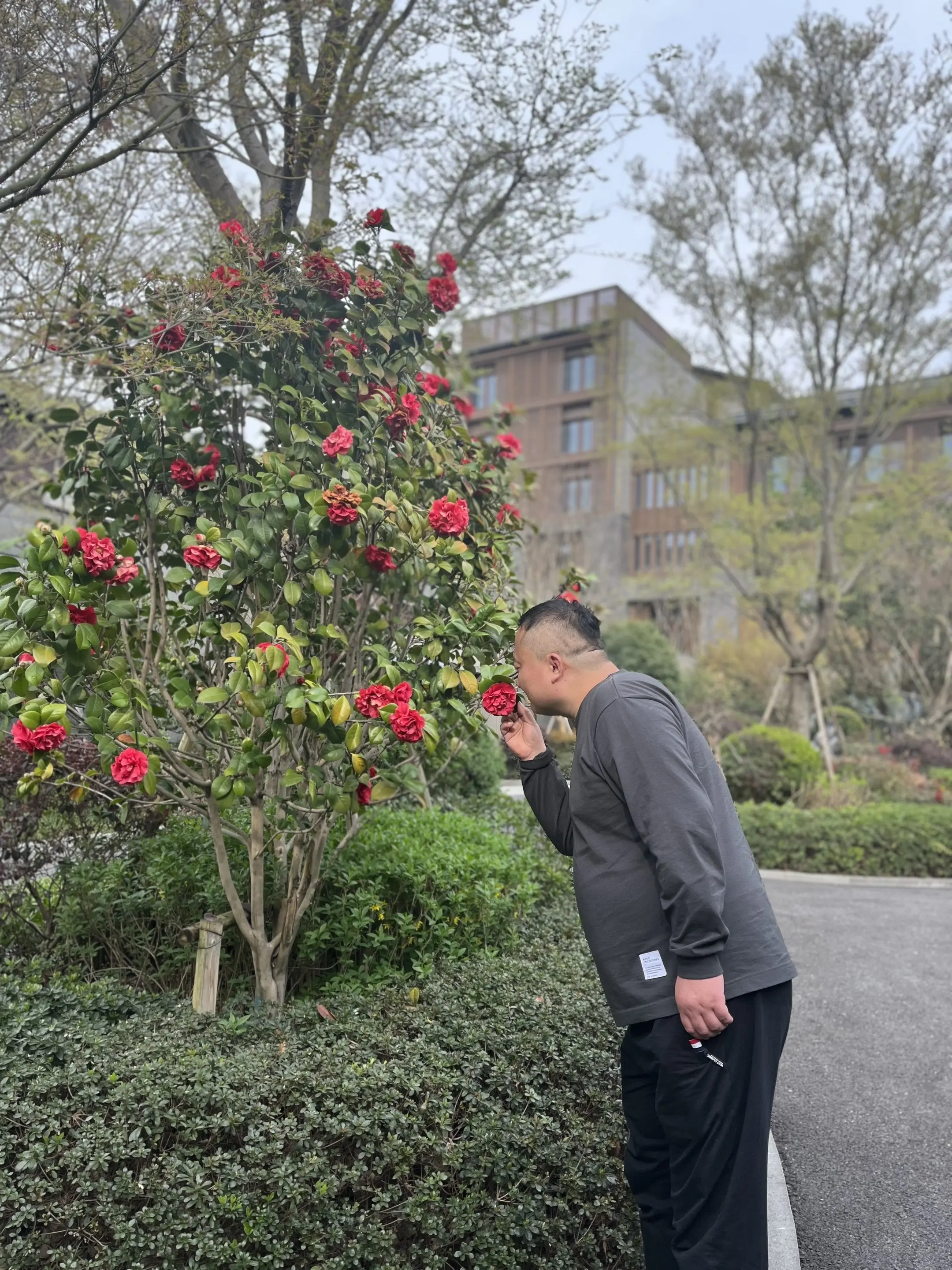 隐藏于山水中度假酒店——湘湖逍遥庄园。    隐于湖山的江南画卷  庄...