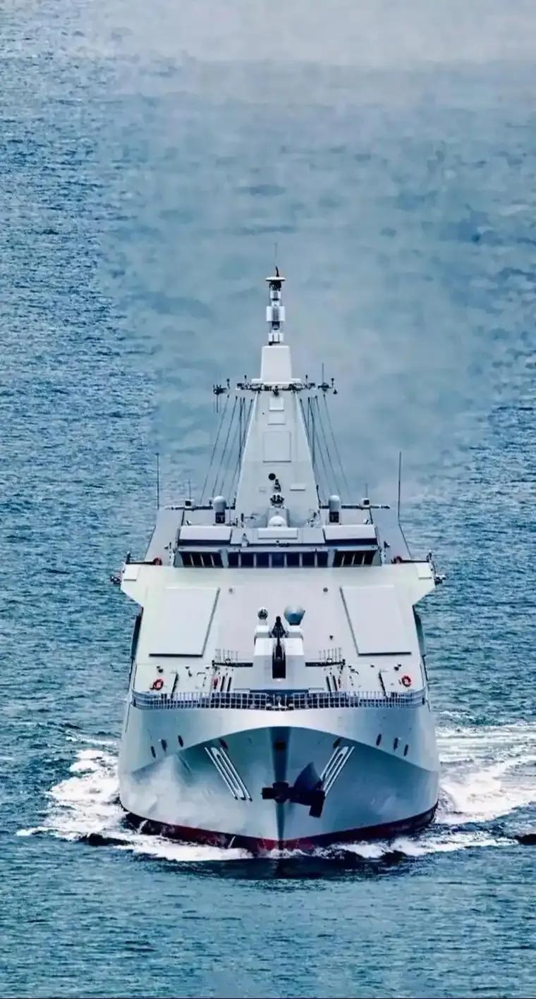 很多人还没意识到，055只是一个2014年定型的成熟产品，技术上的跨越还没有05