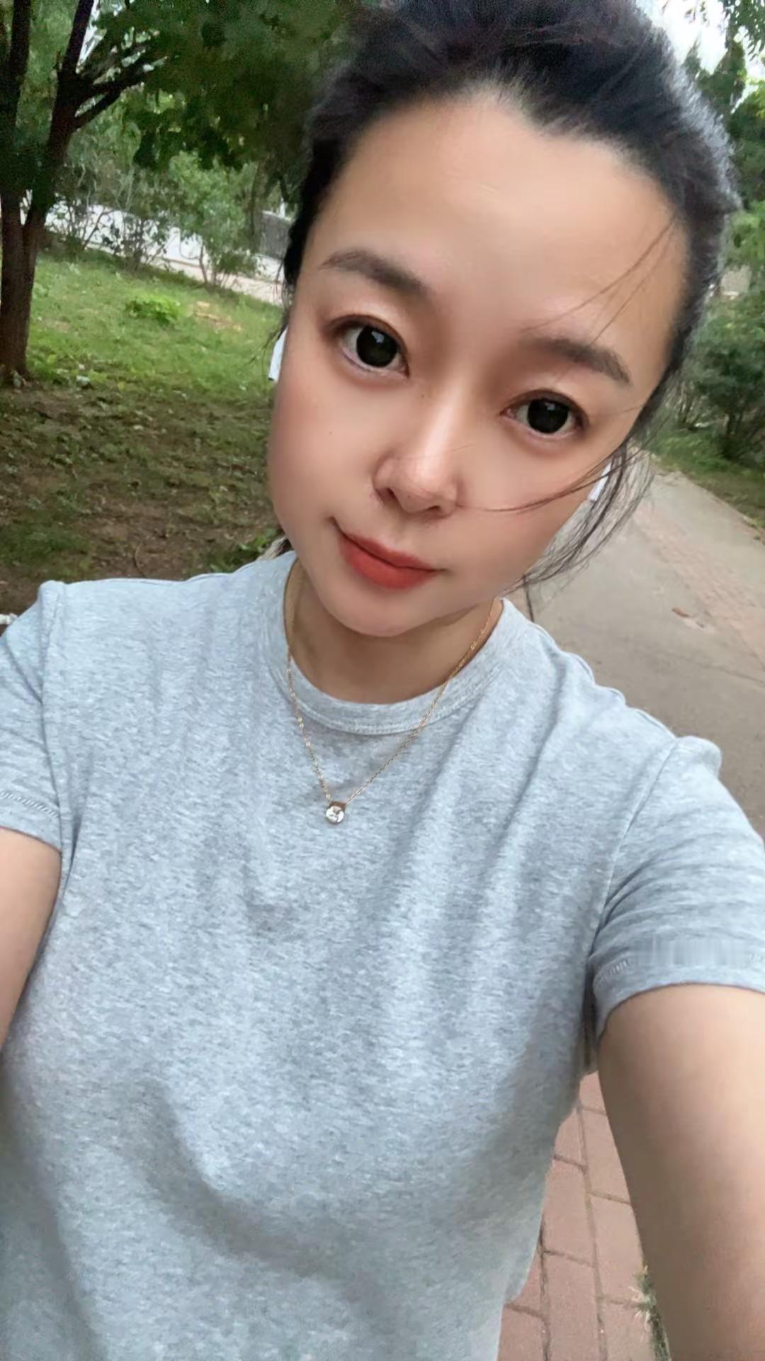 喜欢秋天 大概是因它最像人生 虽万分温柔骨子里却藏着凄凉与孤独