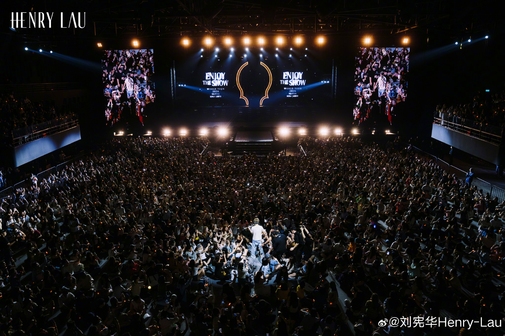 刘宪华吉隆坡演唱会收官刘宪华说想靠近粉丝一些谁能拒绝如此真诚的刘宪华[期待]吉隆