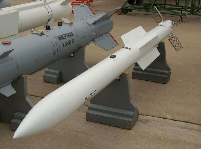 每天认识一件兵器 俄罗斯R-77空对空导弹R-77空对空导弹是苏联研制的中程空对